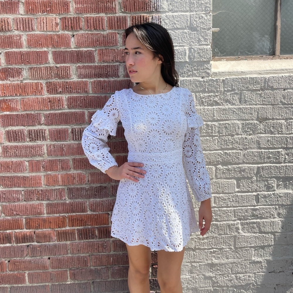 Sundress Beautiful white puffy sleeve mini dress